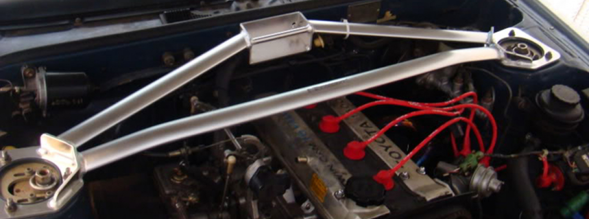 AE86用 CARBING フロント トライアングルタワーバー | Techno Toy